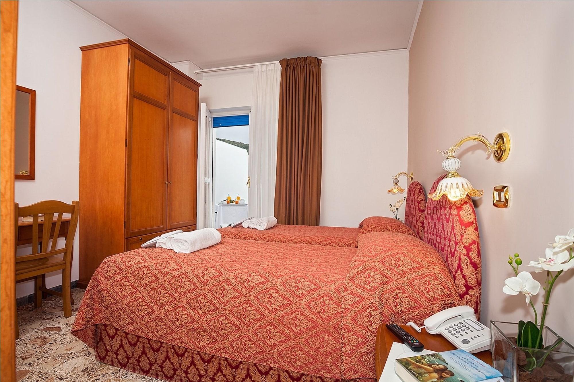 Hotel Caruso Massa Lubrense Exterior photo