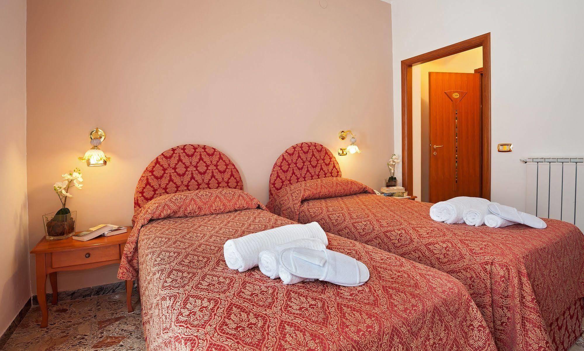 Hotel Caruso Massa Lubrense Exterior photo
